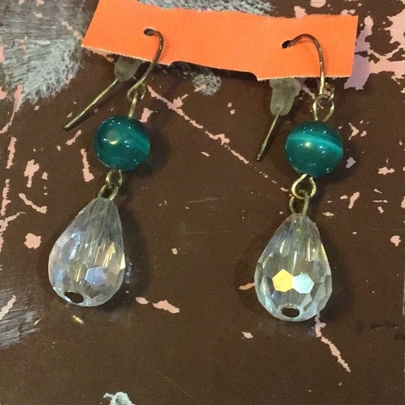 Simple but cute aqua and crystal dangle earrings.​​ - Picture 1 of 2